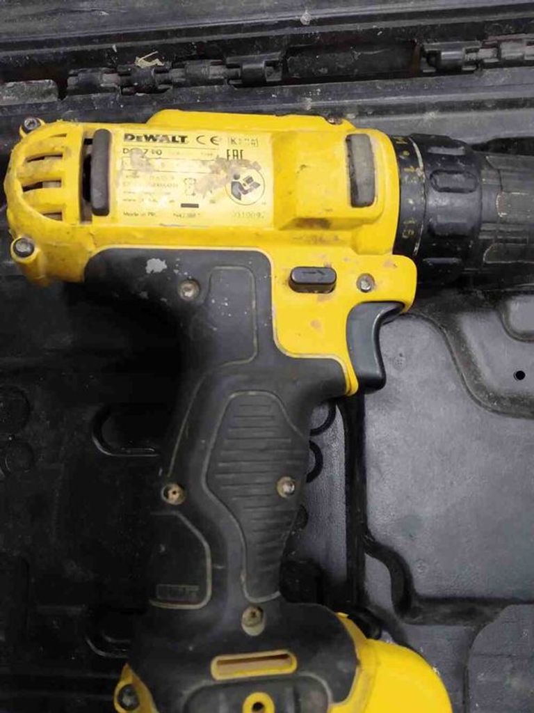 Оголошення Dewalt dcd710 2акб 2.0ah Б/У