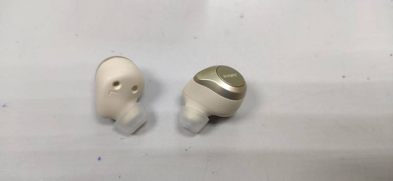 Дешиво Jabra elite 85t с ломбарда