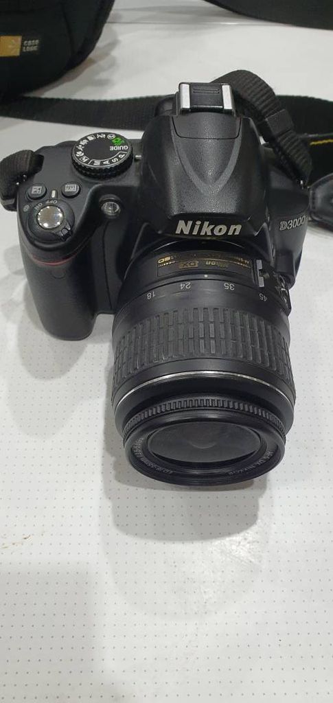 Дешево Nikon d3000 kit /af-s nikkor 18-55mm 1:3,5-5,6g vr dx з ломбарду