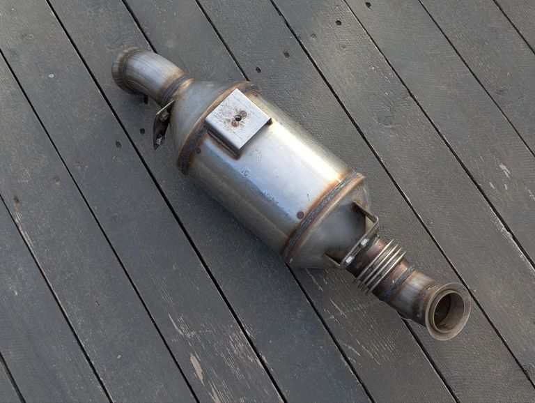 Дешиво Каталітичний нейтралізатор (сажевий фільтр) для Iveco Daily VI, Opel Vivaro C, Renault Thalia III, Toyota Hilux VIII, VW Crafter с ломбарда