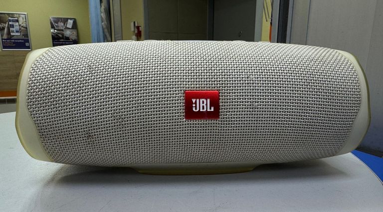 Купити Jbl charge 4 Б/У