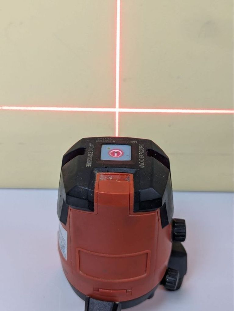 Дешево Hilti pm 4-m з ломбарду