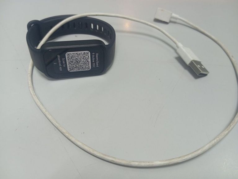 Дешиво Xiaomi smart band 9 active с ломбарда