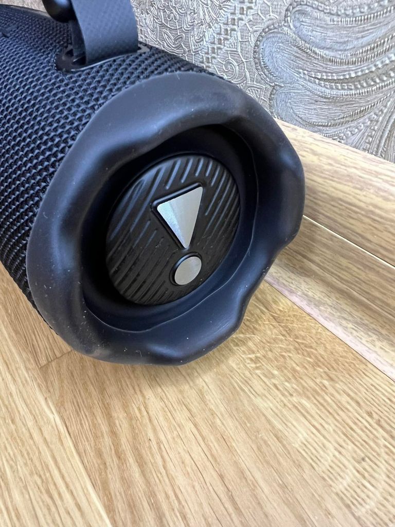 Дешево Jbl Charge 6 Black (JBLCHARGE6BL) з ломбарду