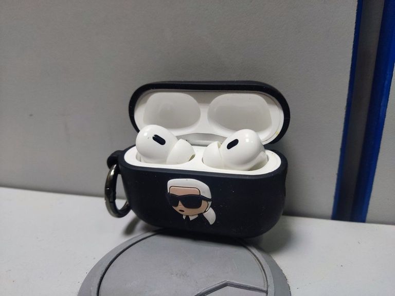 Купить Apple airpods pro 2nd generation with magsafe charging case usb-c Б/У