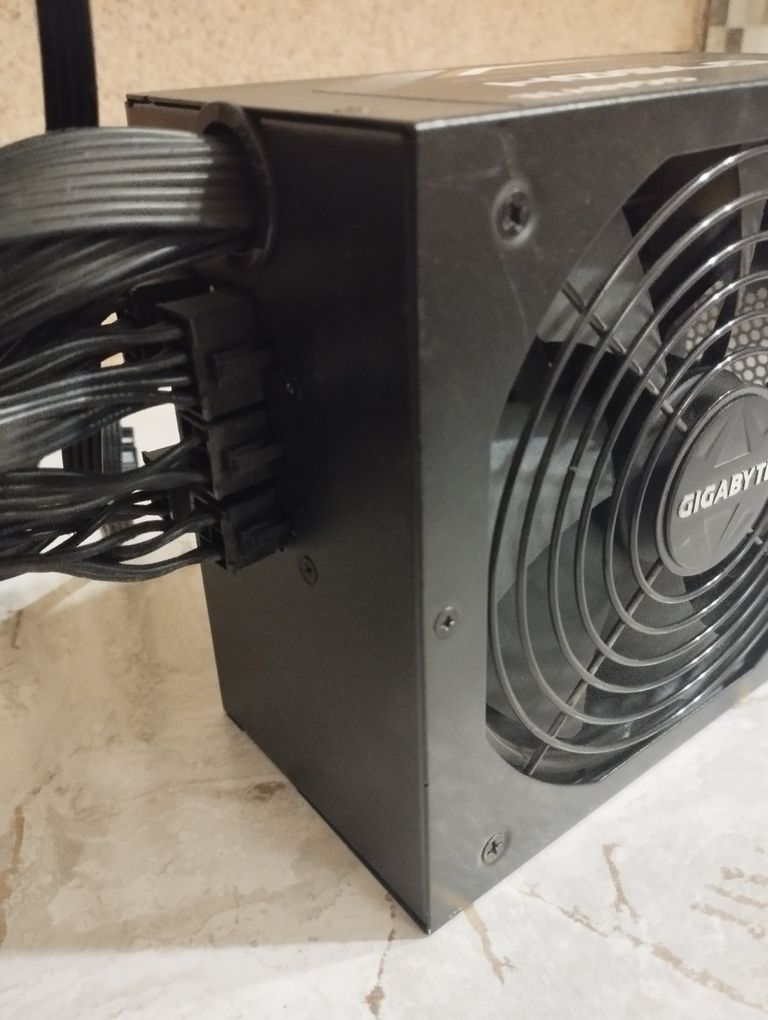 GIGABYTE GP-G750H Код:null. Изображение 4