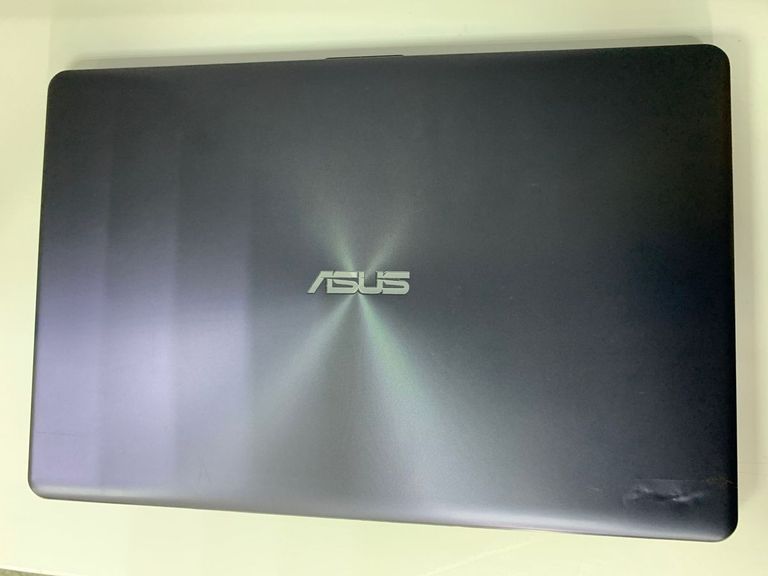 Купить Asus 15/core i7 7500u ddr3/8gb ddr3/ssd 128 gb/geforce 940mx 2gb Б/У
