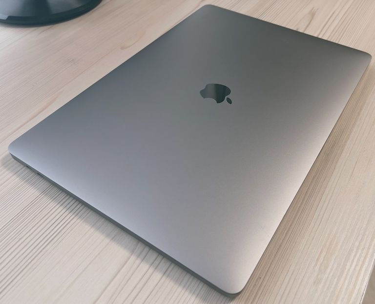 Apple Macbook Pro core i9 2,4ghz/a2141/ retina/ ram16gb/ ssd1000gb/ amd pro 5300m 4gb/touch bar Код:null. Изображение 5