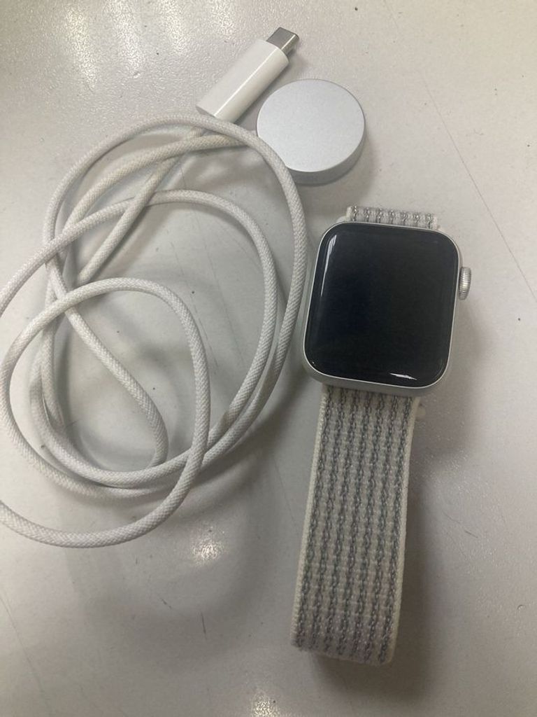 Купити Apple watch se 2 gps 40mm aluminium case Б/У