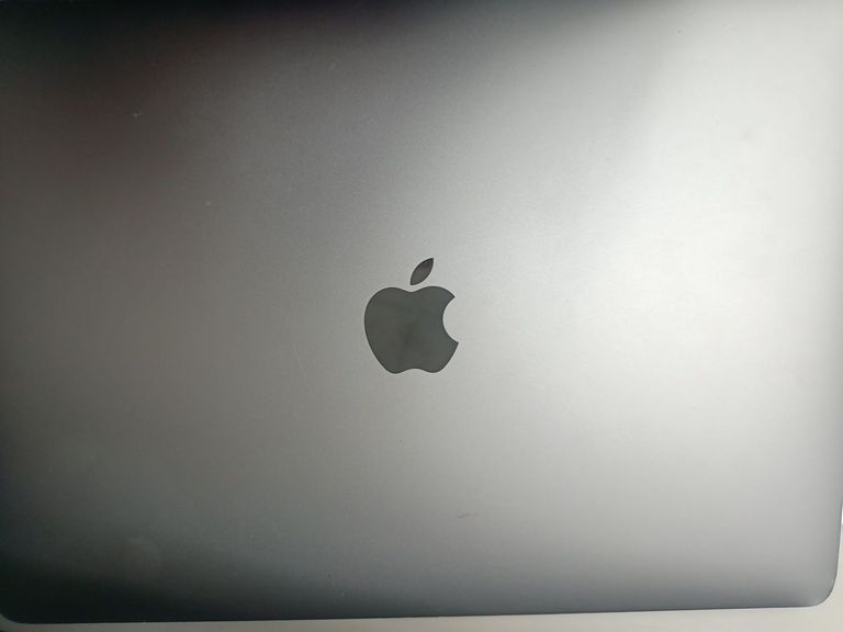 Купить Apple a2338 macbook pro 13,3" m1 8-gpu/ ram8gb/ ssd256gb/ retina, truetone, touch bar Б/У