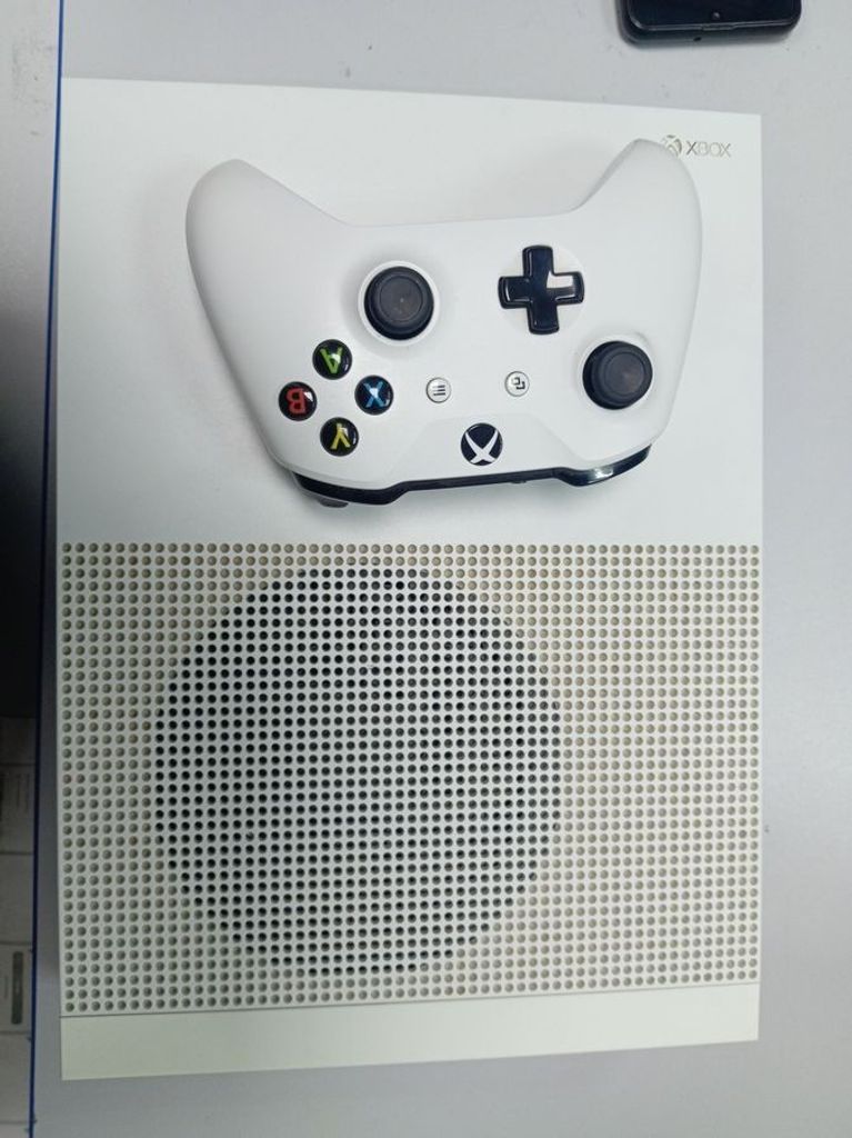 Купити Microsoft Xbox One S 1TB Б/У