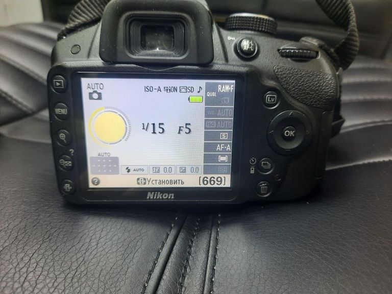 Дешево Nikon d3200 / nikkor 18-55 3.5-5.6g vr з ломбарду