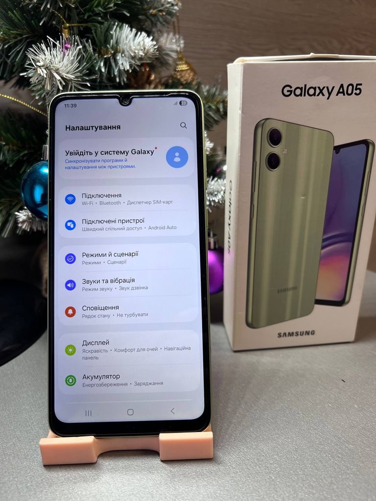 Дешево Samsung Galaxy A05 4/64GB Light Green (SM-A055FLGD) з ломбарду