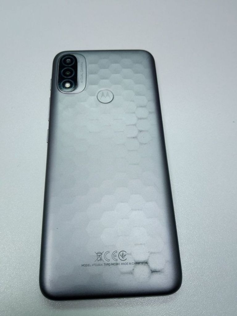 Дешево Motorola moto e20 xt2155-6 2/32gb з ломбарду