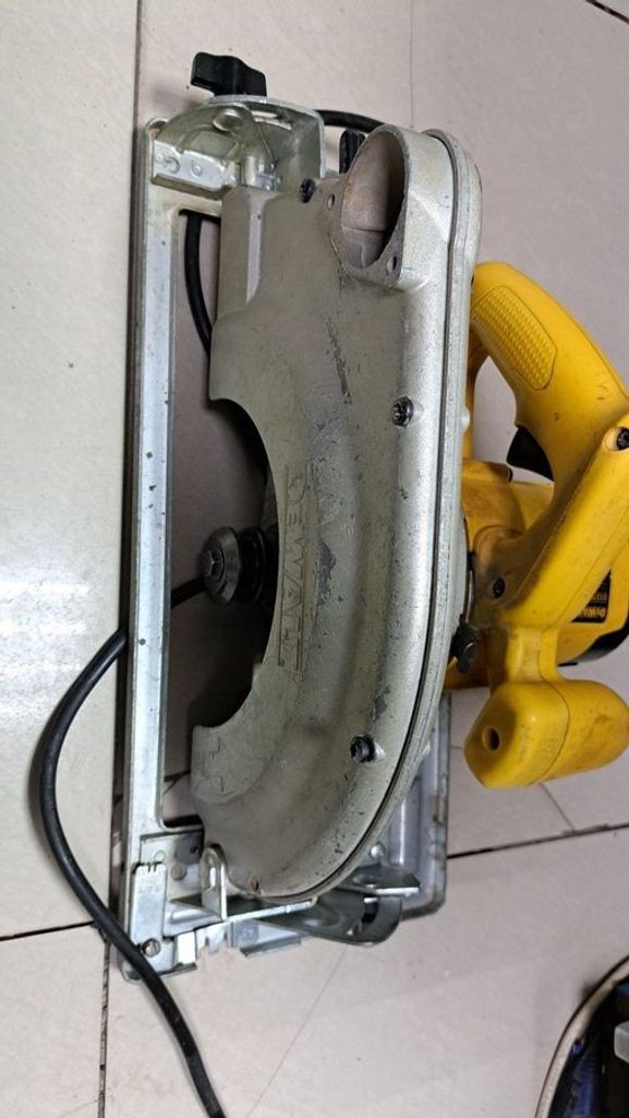 Дешево Dewalt D23700 з ломбарду