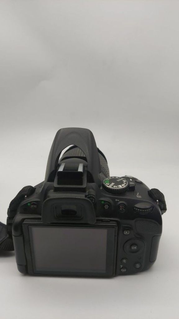 Дешево Nikon d5100 + af-s dx nikkor 18-105mm f/3,5-5,6g ed vr з ломбарду