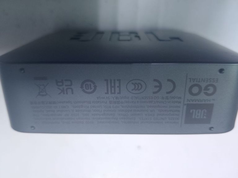 Дешево Jbl go essential з ломбарду