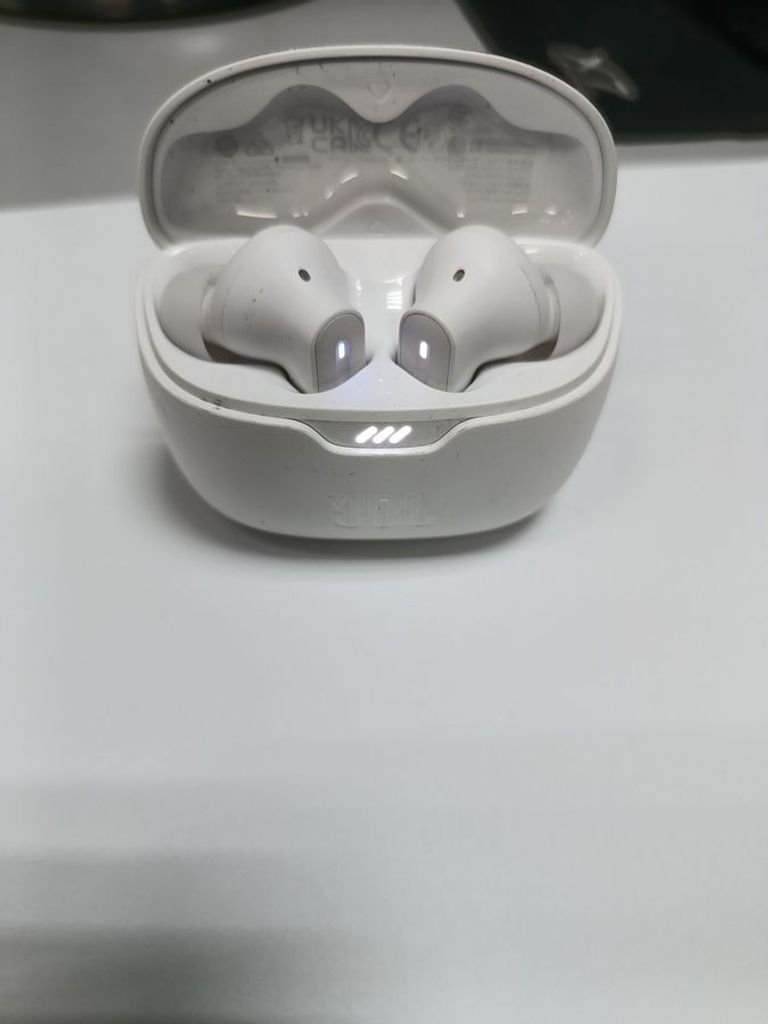 Купить Jbl tune beam Б/У