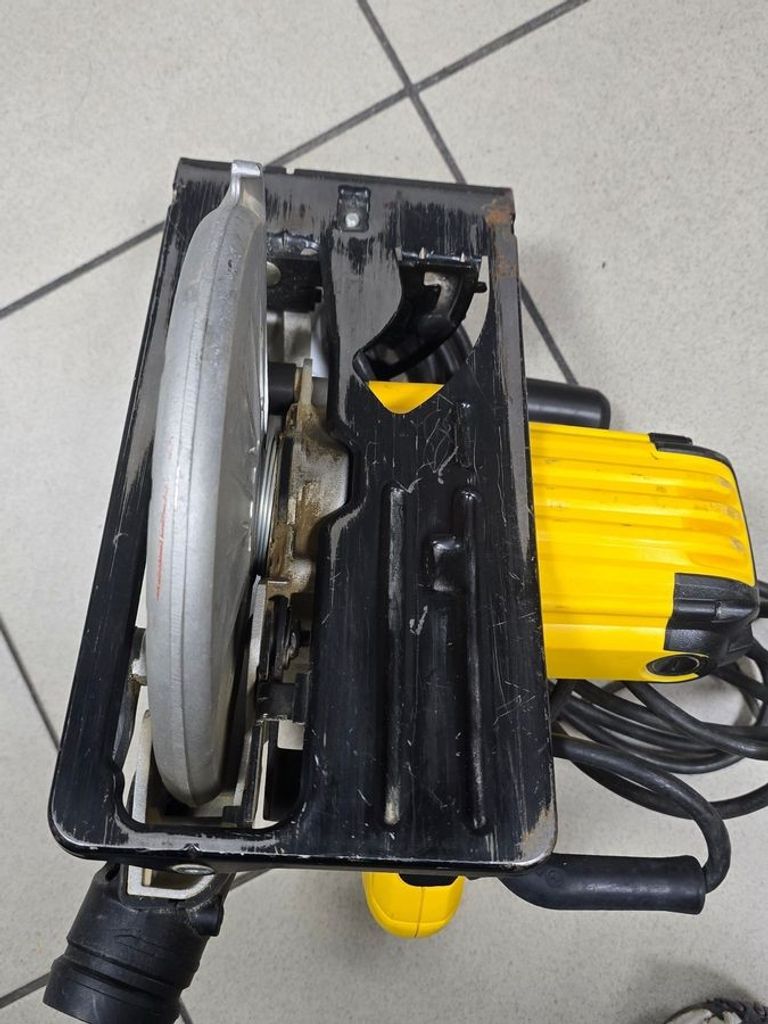 Дешево Dewalt DWE560 з ломбарду