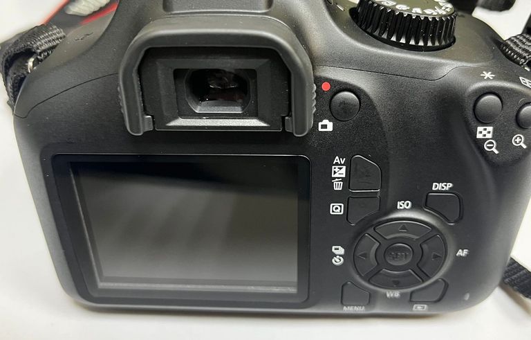 Canon eos 4000d + ef-s 18-55mm macro 0-25m 0,8ft Код:01-200889695. Изображение 5