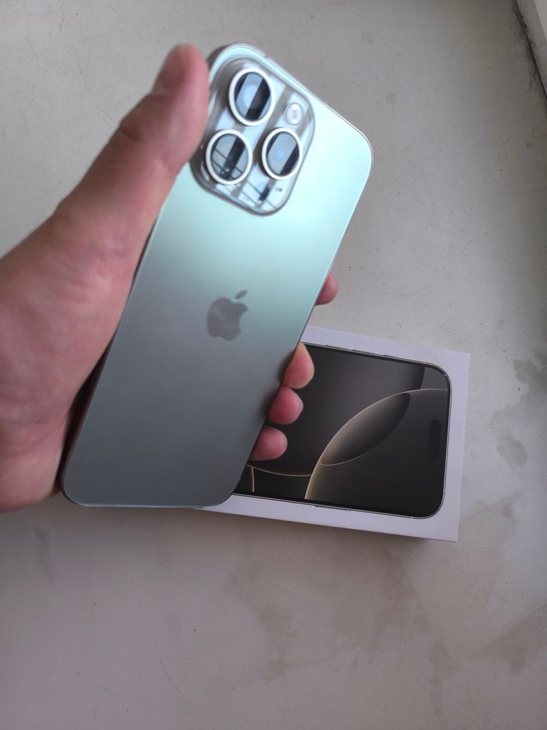 Apple iPhone 16 Pro Max 512GB Dual SIM White Titanium (MYTT3) Код:null. Зображення 5