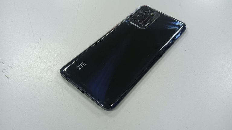 Дешиво Zte Blade V40 6/128GB Green с ломбарда