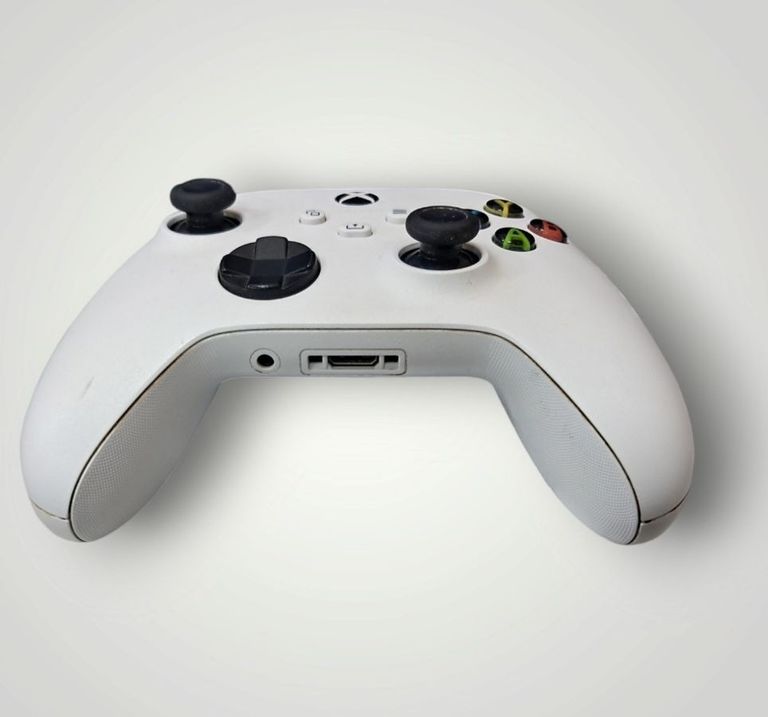 Дешево Microsoft xbox series x s wireless controller з ломбарду