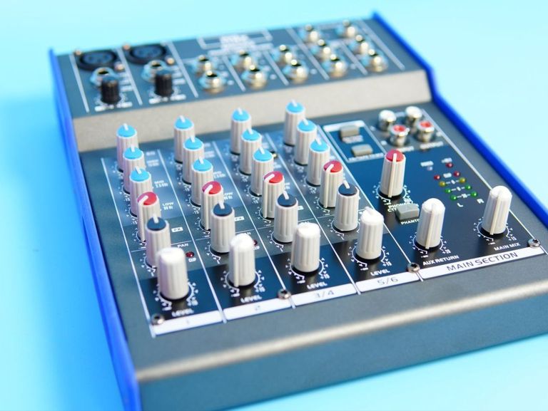 Дешево Gear4music ME602 з ломбарду