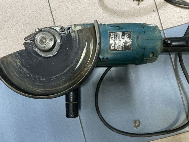 Оголошення Makita GA9020 Б/У