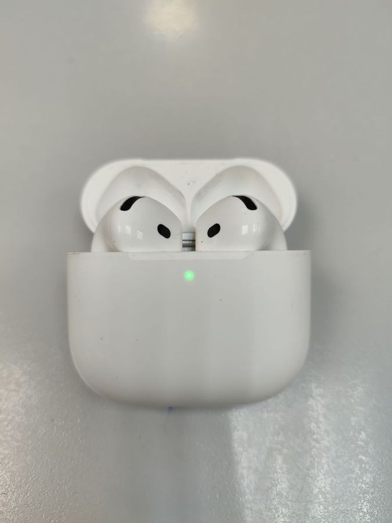 Оголошення Apple airpods 4 with active noise cancellation Б/У