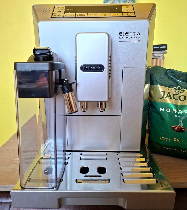 Дешиво Delonghi ECAM 45.760.W Eletta Cappuccino TOP с ломбарда