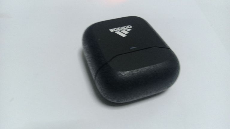 Розпродаж Adidas z.n.e. 01, продавець Техноскарб