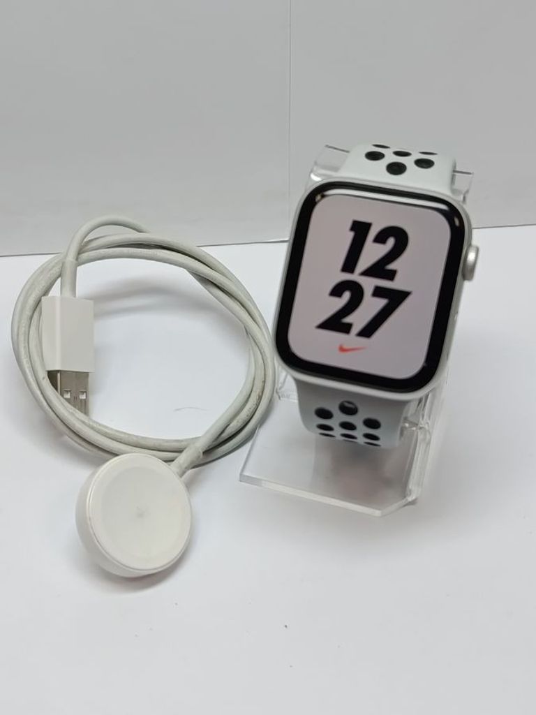 Купити Apple watch se gps 44mm aluminum case Б/У