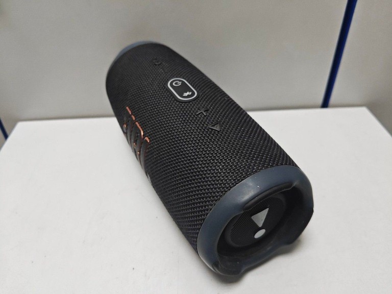 Дешиво Jbl charge 5 с ломбарда