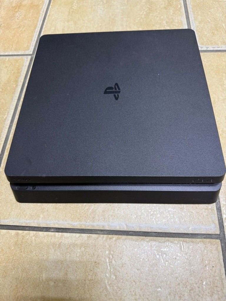 Купити  Sony PlayStation 4 Slim 1TB Black Б/У