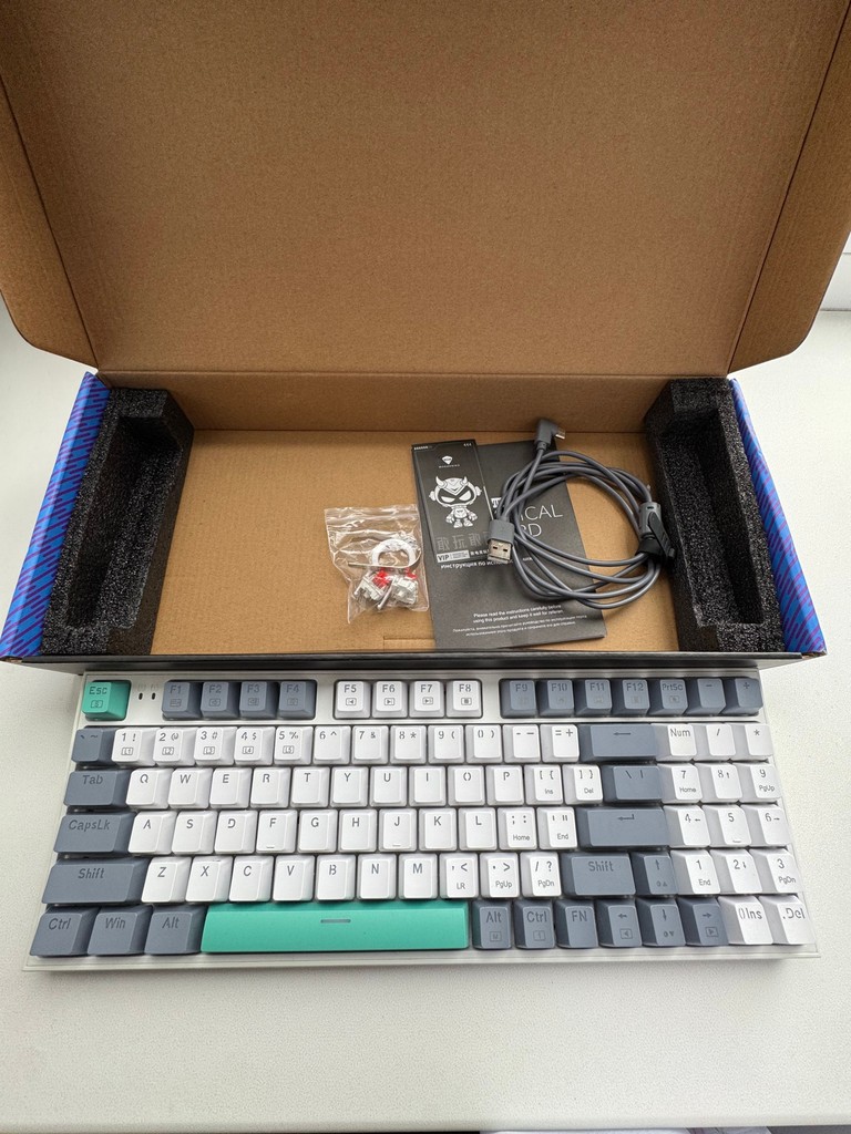 Дешево Machenike K500-B94 Gaming Keyboard Red Switch 94 Keys з ломбарду
