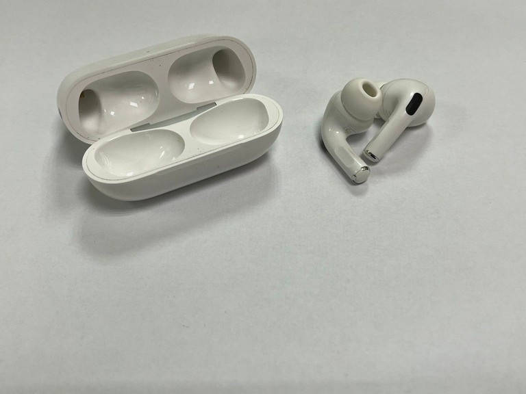 Дешиво Apple airpods pro 2nd generation with magsafe charging case usb-c с ломбарда