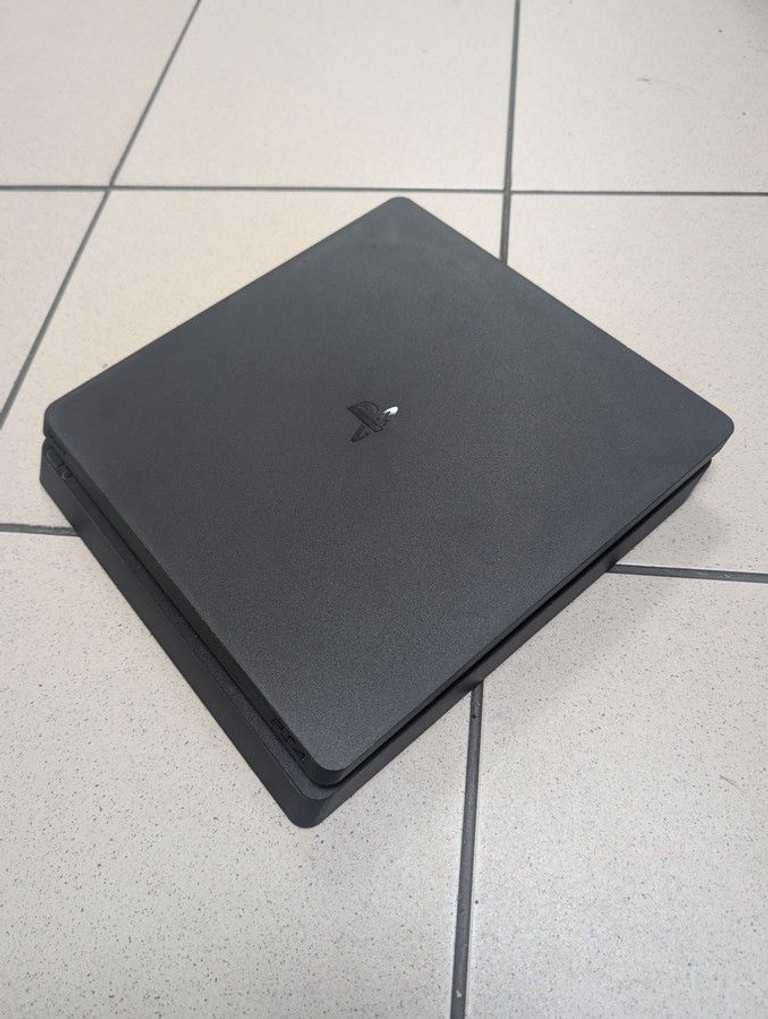 Купити Sony PlayStation 4 Slim 1TB Black Б/У