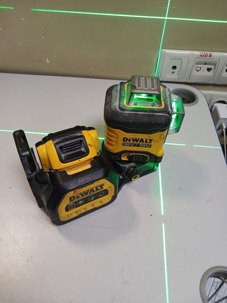 Купити Dewalt DCE089D1G18 Б/У