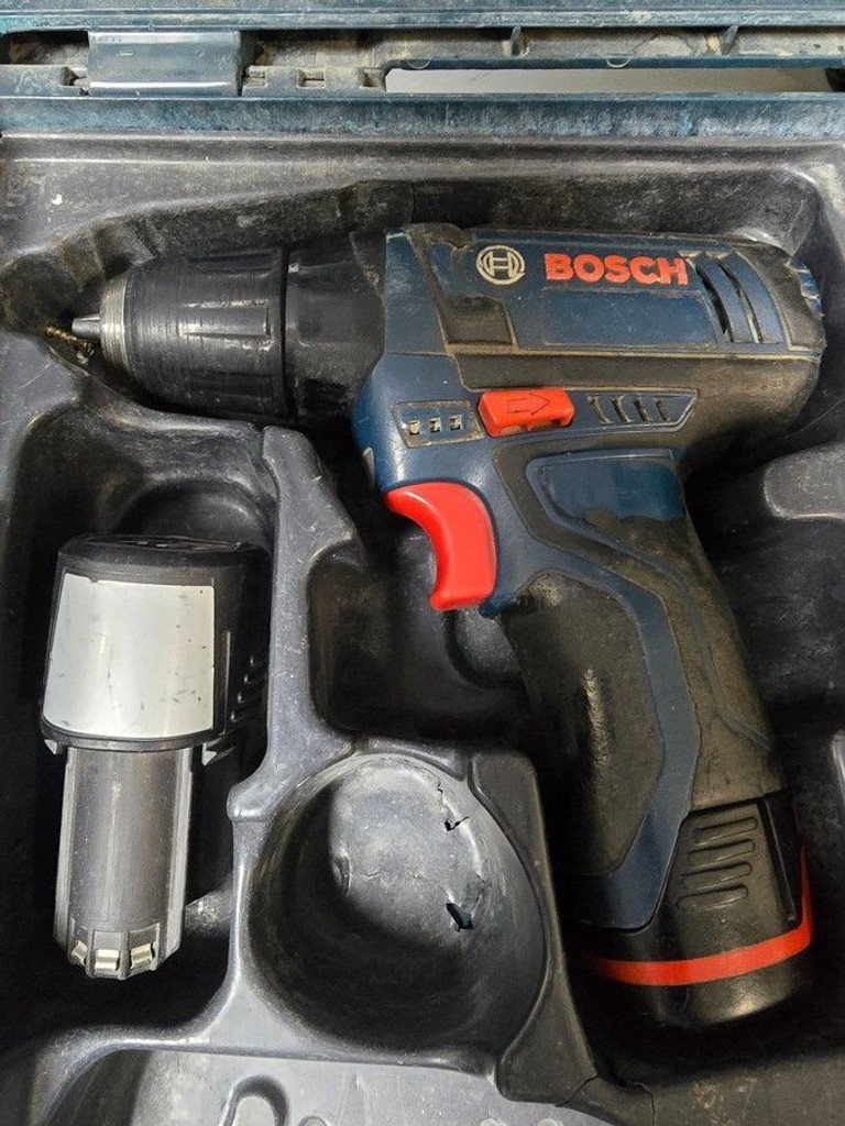 Оголошення Bosch gsr 120-li 2акб зп Б/У