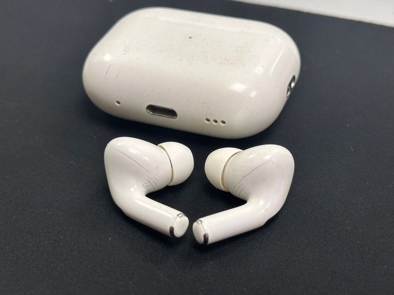 Оголошення Apple airpods pro 2nd generation with magsafe charging case usb-c Б/У
