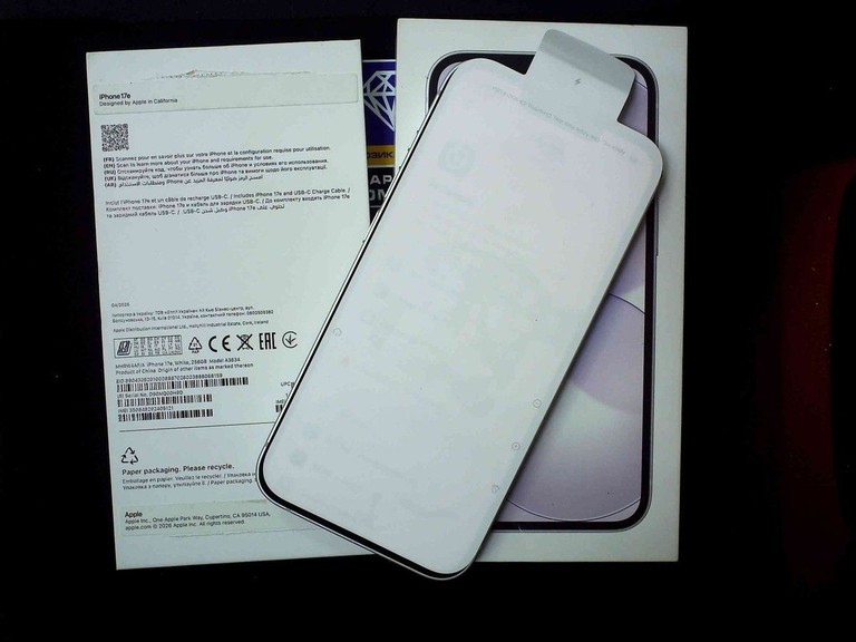 Розпродаж Apple iPhone 17e 256GB White, продавець Техноскарб