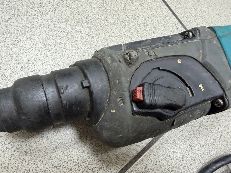 Makita HR2470 Код:01-201020519. Изображение 5