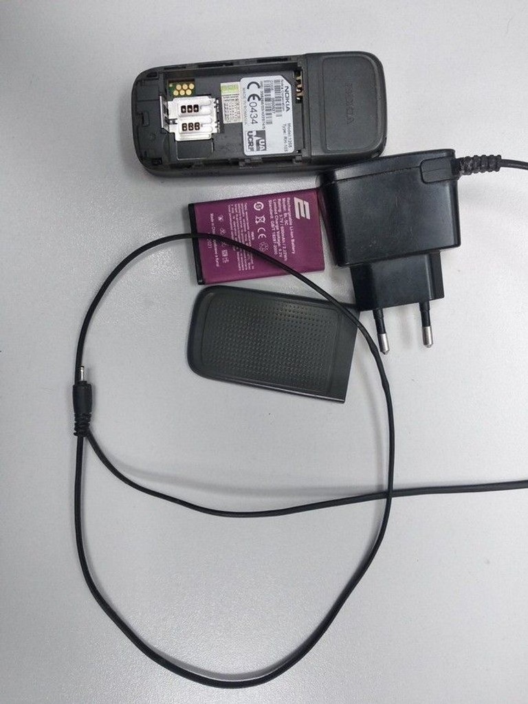 Дешево Nokia 1208 з ломбарду