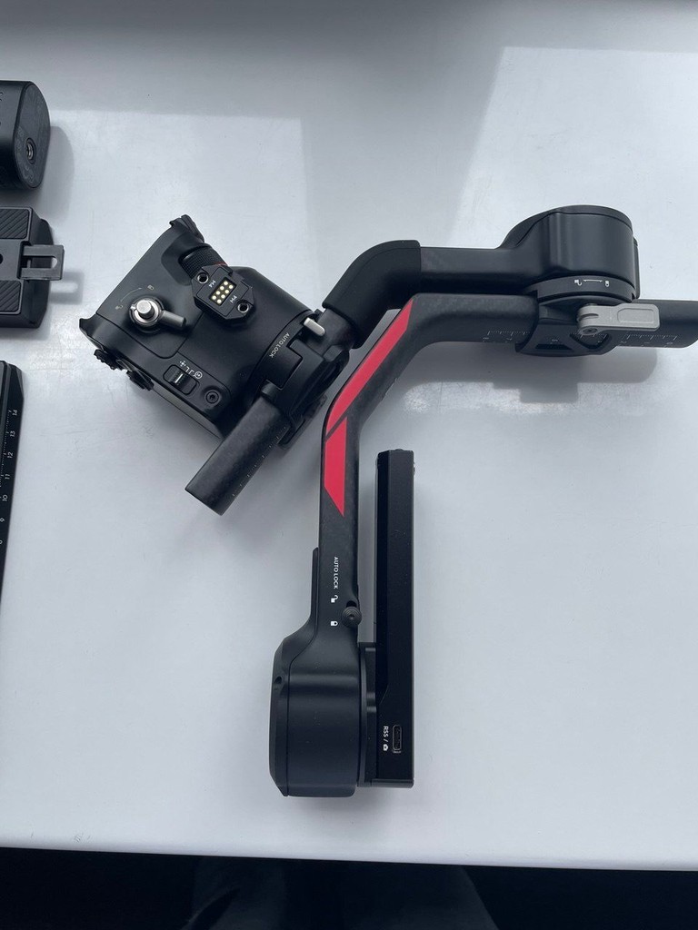 Купити DJI RS 4 Pro Combo Б/У