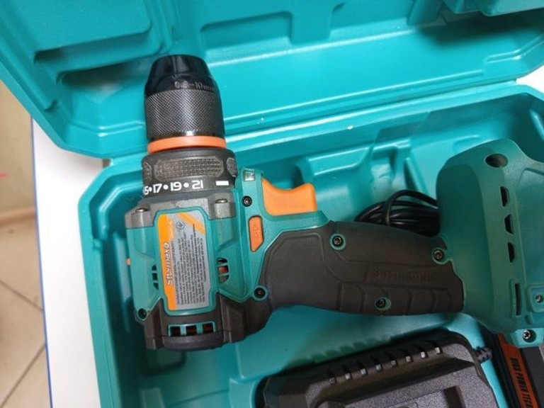 Купити Sturmax CDM3221BL Б/У