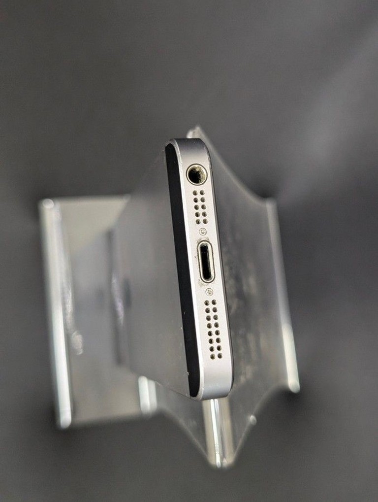 Apple iphone se 1 32gb Код:01-201067722. Зображення 11