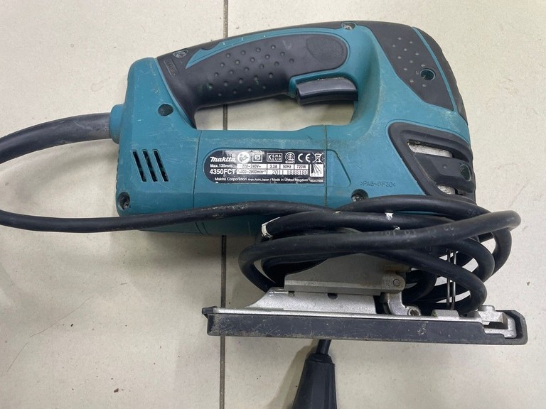 Оголошення Makita 4350FCT Б/У
