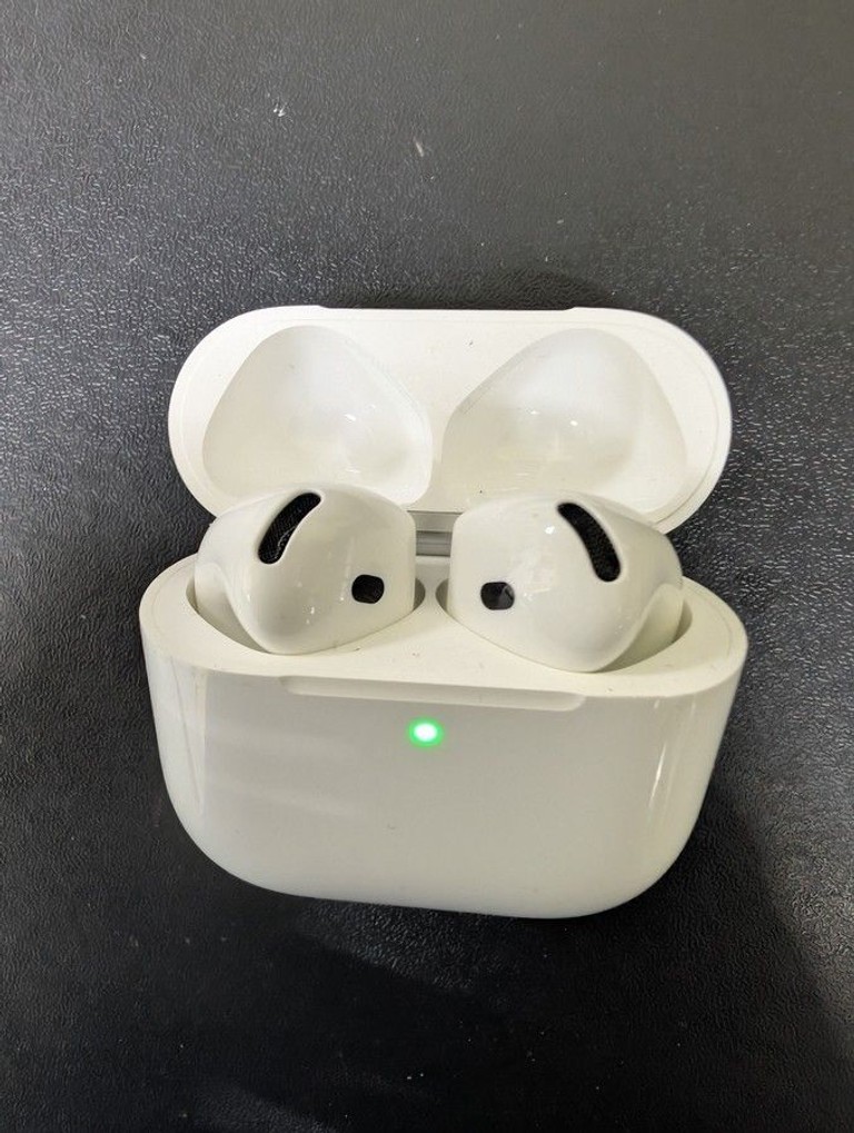 Дешево Apple airpods 4 з ломбарду