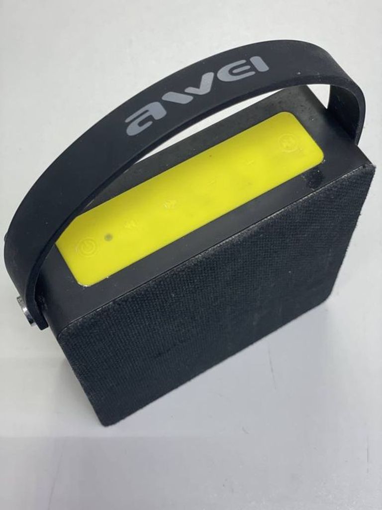 Дешиво Awei y100 с ломбарда